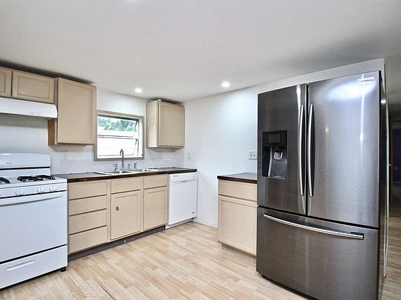 4th image of 129 Falling Creek Cir
