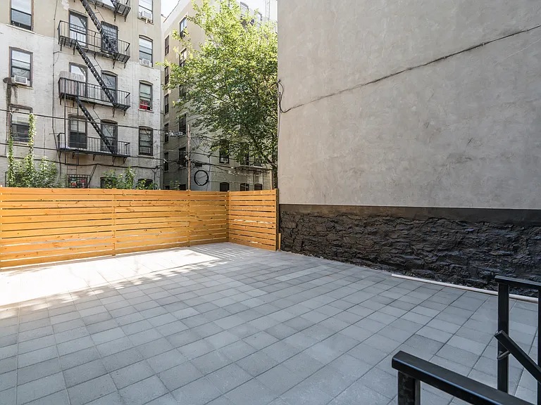 337 S 4th St #1 — Photo 7