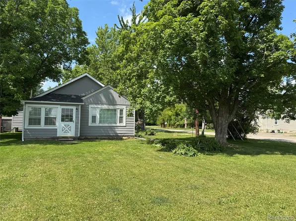 28112 Ecorse Rd, Romulus, MI 48174