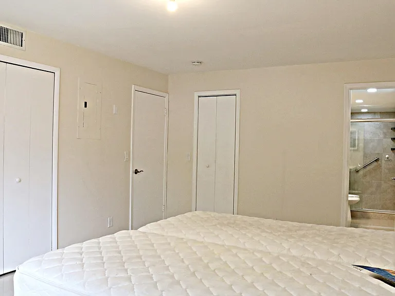 230 NE 26th Ave #1070 — Photo 9