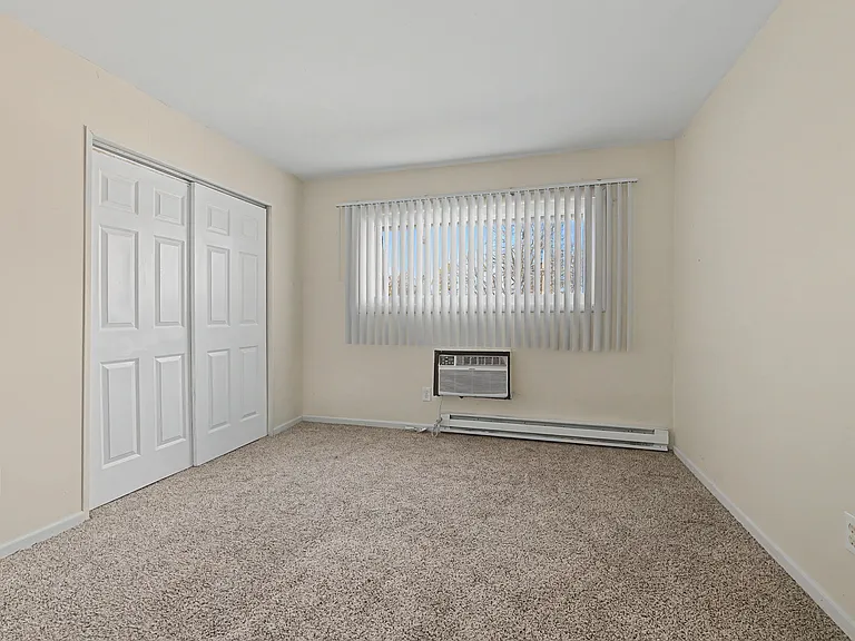 131 N Lincolnway #4 — Photo 7