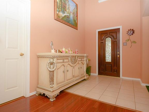 5th image of 12926 Pinehall Ln