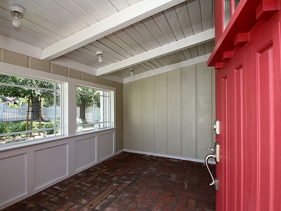 3rd image of 803 E Dayton Ave