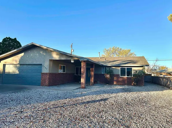 2207 Oregon Ave, Alamogordo, NM 88310
