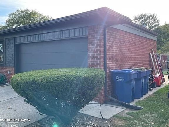 2nd image of 31709 Fairfield Dr
