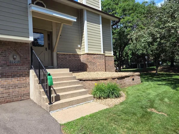 11219 Xavier Rd, Bloomington, MN 55437