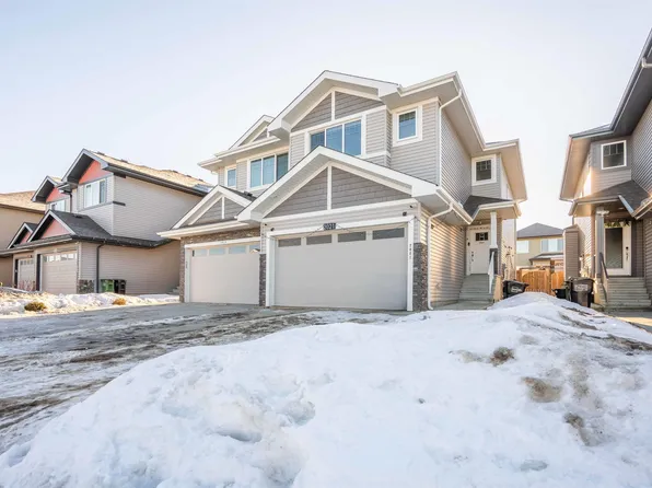 2021 15th Ave NW, Edmonton, AB T6T 1B2