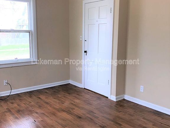 5th image of 1410 Oak St #1