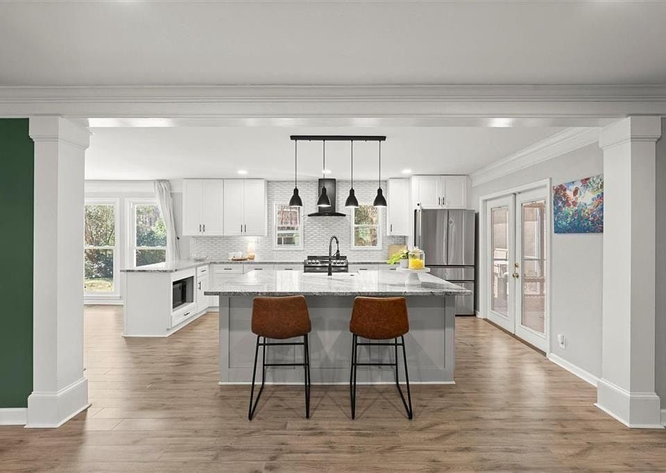 1st image of 146 Lancelot Way