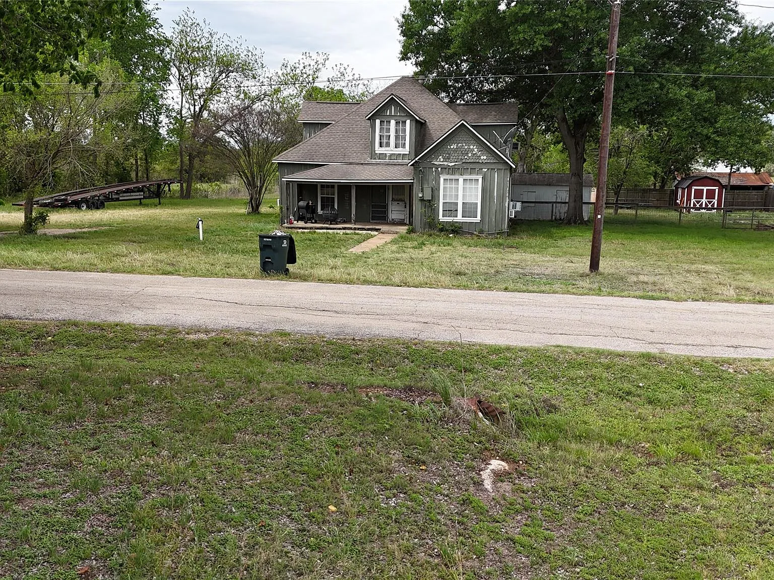 3 bed, 1.0 bath, 1859 sqft, $1,650 — Photo 4