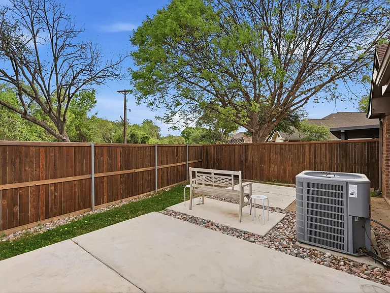 381 Arbor Ln — Photo 23