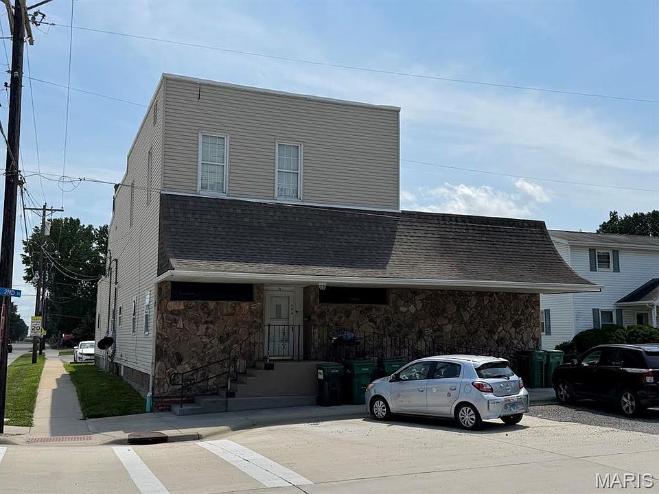 1st image of 590 S 2nd St
