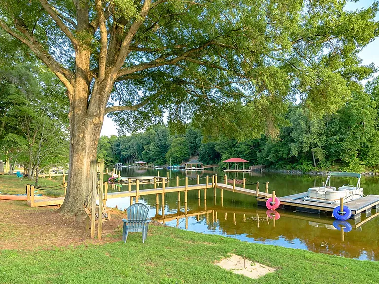 320 Bridgewater Ln #ID1579126P — Photo 18