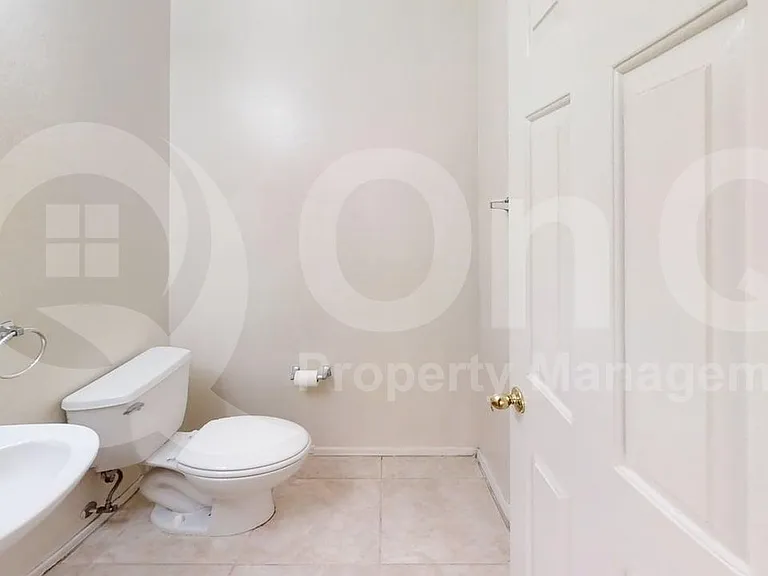 22249 E Calle De Flores — Photo 23