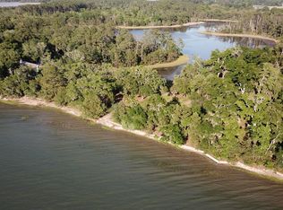 100 Bay Dr, Beaufort, SC 29907