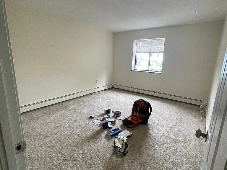 271 Chelsea St #10 — Photo 3