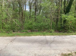 S Whispering Hills Rd, Oakland City, IN 47660