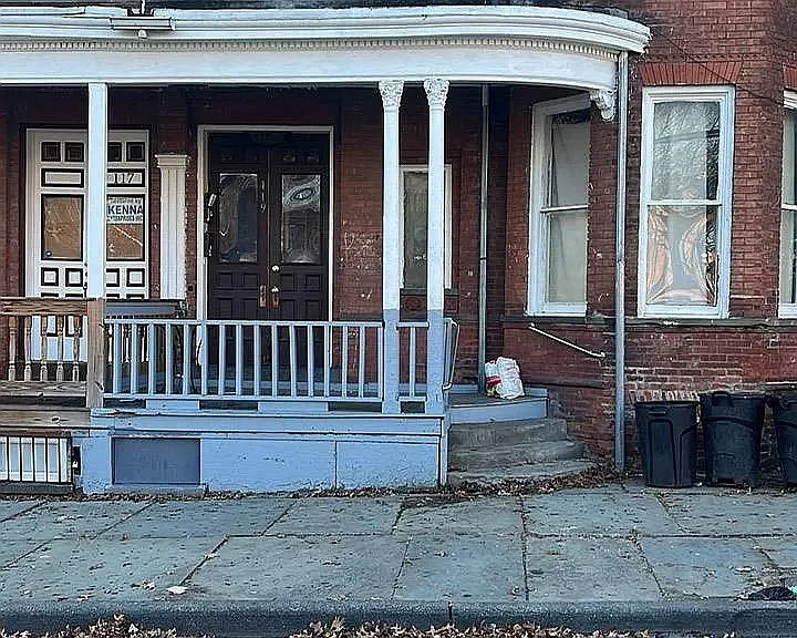 Building Photo - 119 Chambers St #3