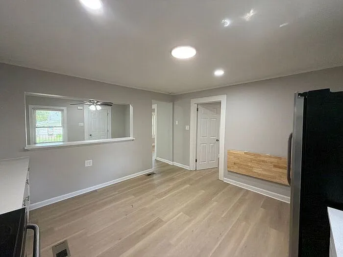 831 Cason St — Photo 7