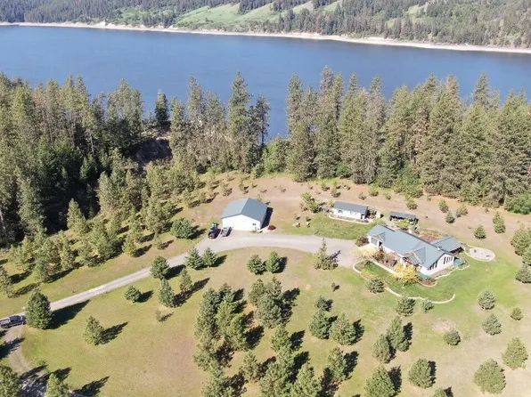 4176 Highway 25 S #A, Gifford, WA 99131