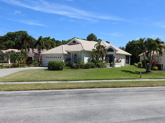 5th image of 540 SW New Castle Cove