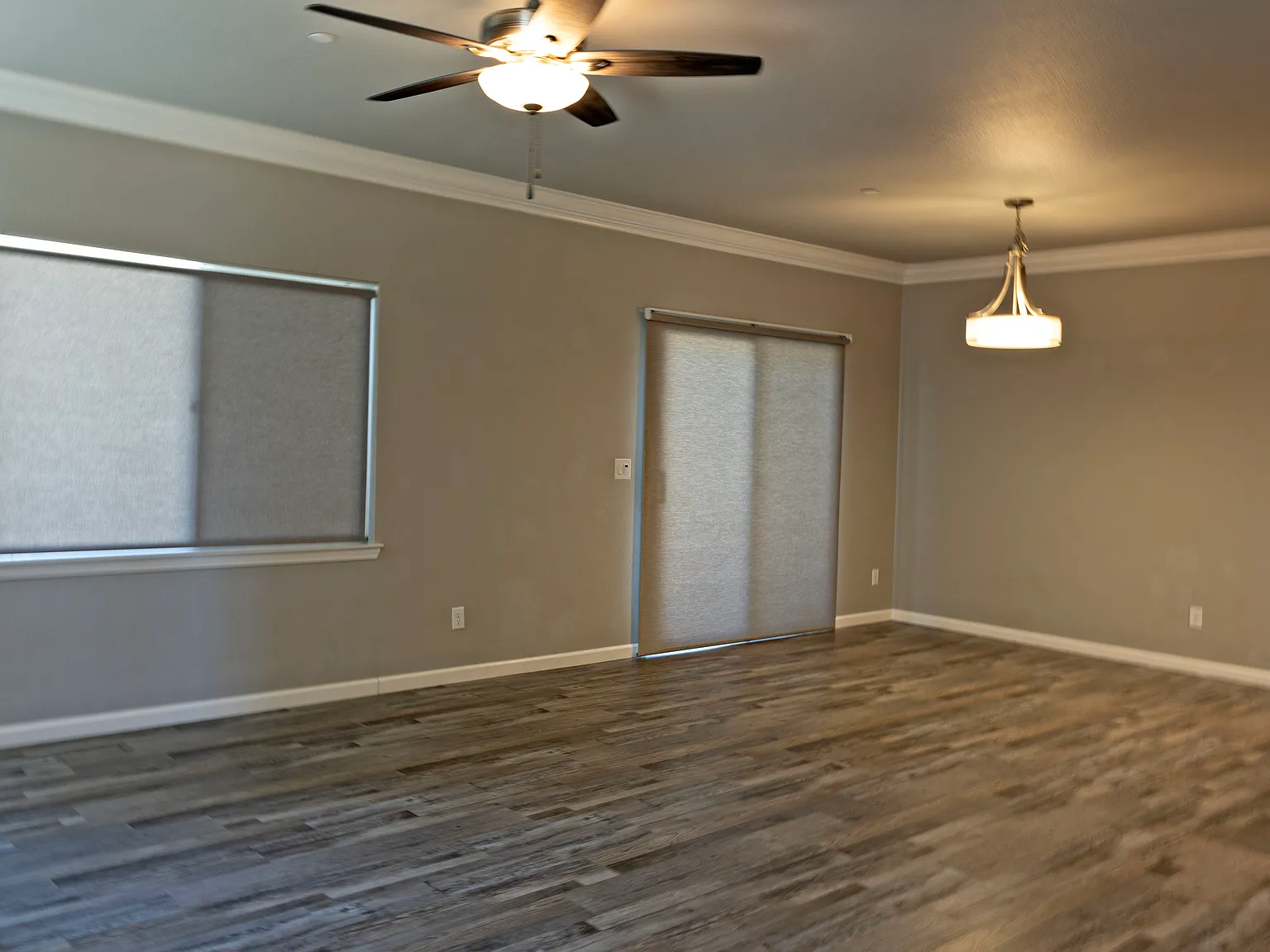 4 bed, 2.5 bath, 1967 sqft, $2,450 — Photo 3