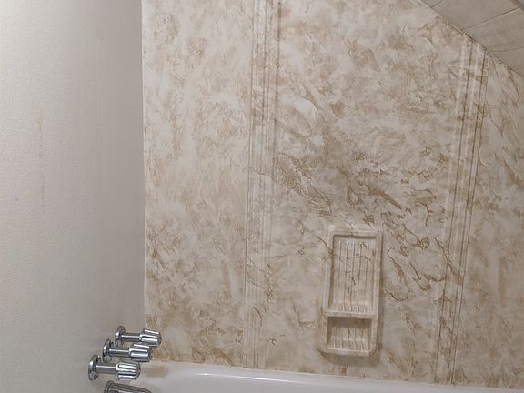 4th image of 106 Braintree St