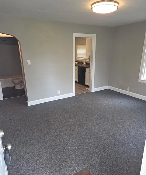 605 S Oak St — Photo 5