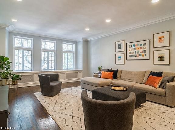 4th image of 417 W Aldine Ave #2B