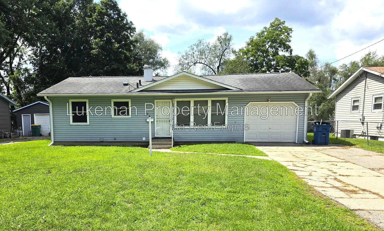 3 bed, 1.0 bath, 923 sqft, $1,400 — Photo 1