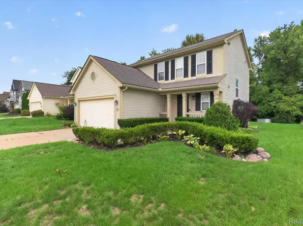 8589 Barrington Dr, Ypsilanti, MI 48198