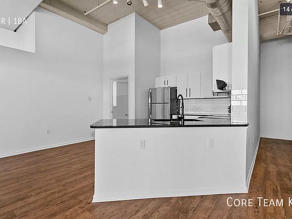 5th image of 320 W 7th St #302