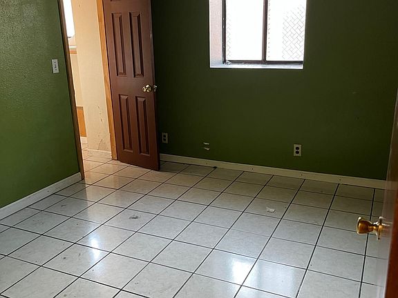 4th image of 1123 Broadway Blvd SE