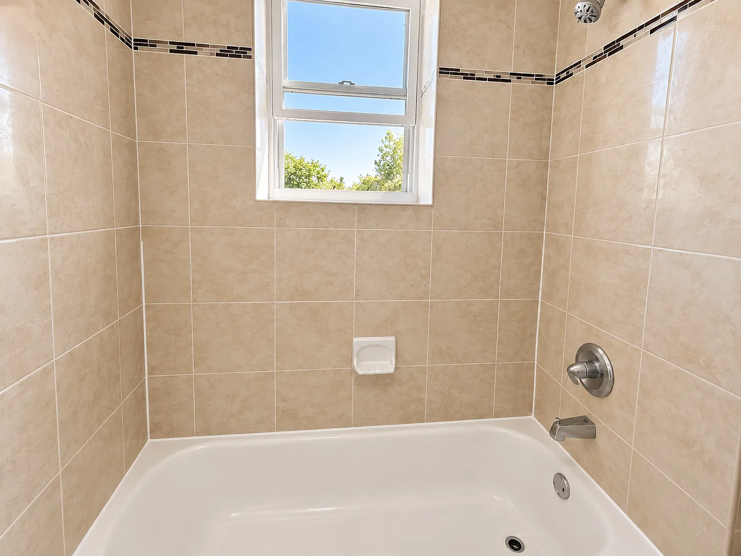 1 bed, 850 sqft, $1,595 — Photo 4