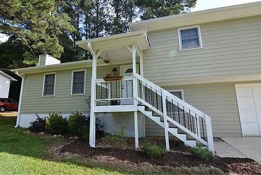 4220 Terrace Dr — Photo 2