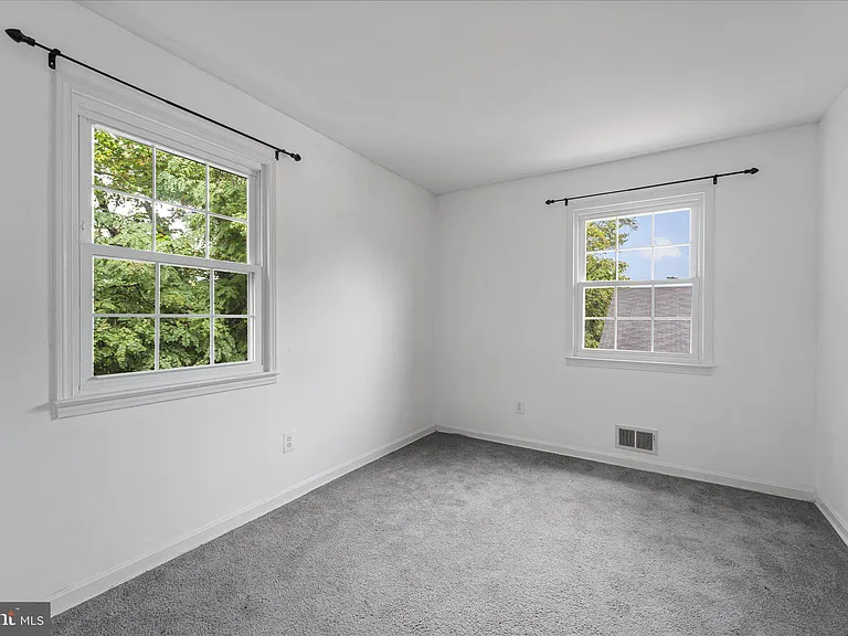 3885 Chain Bridge Rd — Photo 30