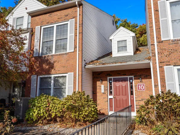 10 Concorde Way #B3, Windsor Locks, CT 06096
