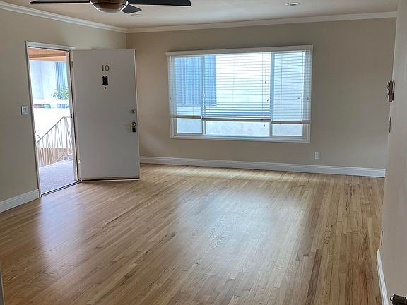 3rd image of 928 10th St APT 10
