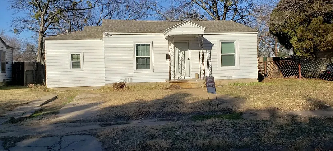 3 bed, 1150 sqft, $1,600 — Photo 1