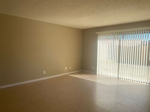 4th image of 53380 Avenue Rubio