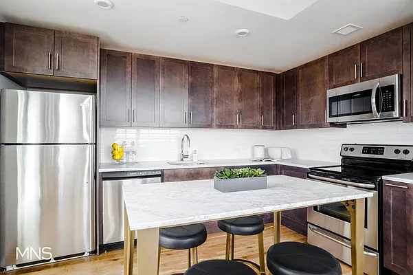 Rented by MNS Marketing | media 23