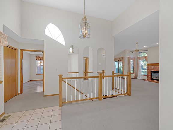 4th image of 3048 N Bramblewood St
