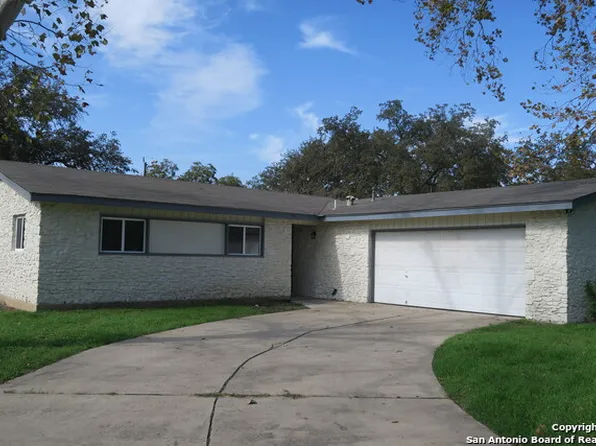 67 Winn Ave, Universal City, TX 78148