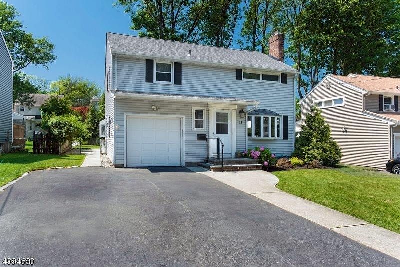 1st image of 11 Brentwood Dr