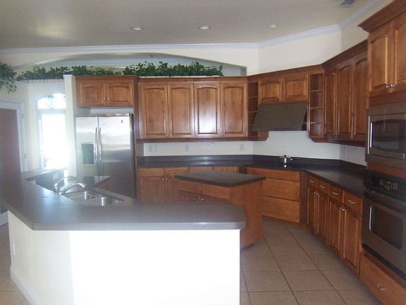 4th image of 3035 Diamond Ln