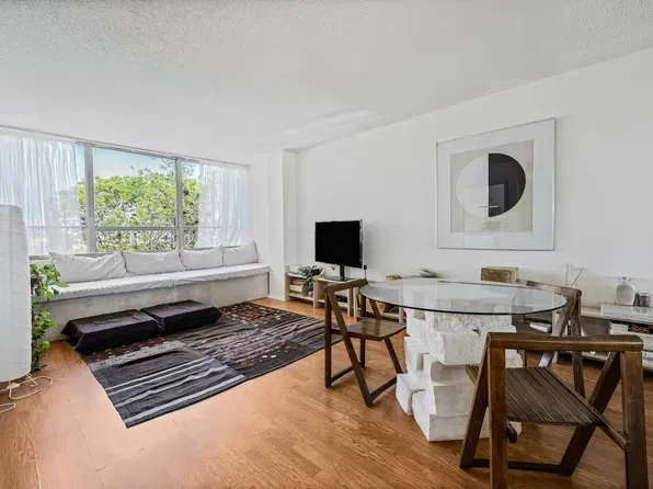 1800 Lavaca St APT 413, Austin, TX 78701
