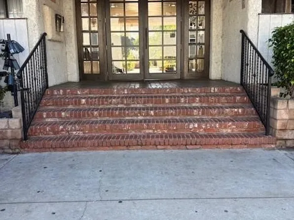 18530 Hatteras St Unit 326, Tarzana, CA 91356