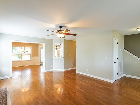 5th image of 2817 Sutherland Dr