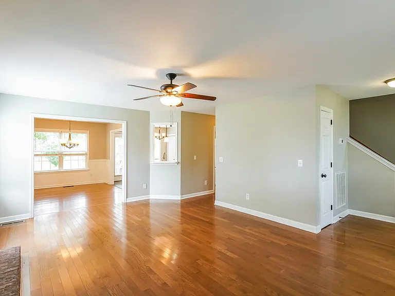 2817 Sutherland Dr — Photo 5