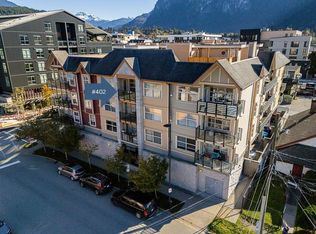 1310 Victoria St #402, Squamish, BC V8B 0C4